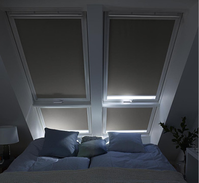 chambre parental avec store occultant ivoire velux